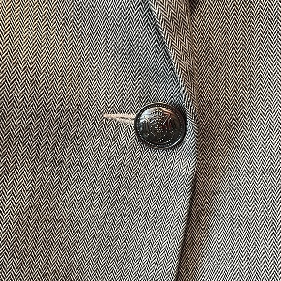 Similar to previous listing, in grey Lovely fabric & button. Herringbone Blazer - Picture 4 of 4